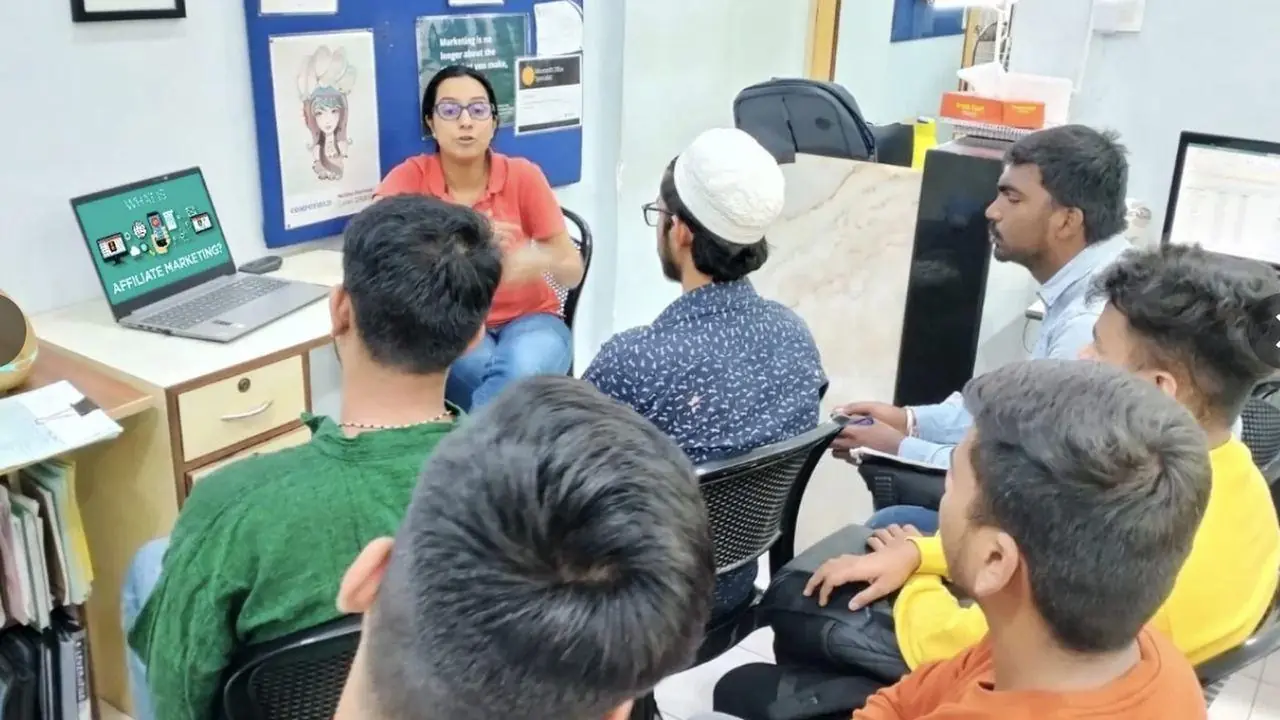 Digital marketing class at Bandra West